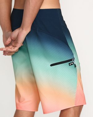 Fluid Pro Performance 21 Boardshorts – Multi