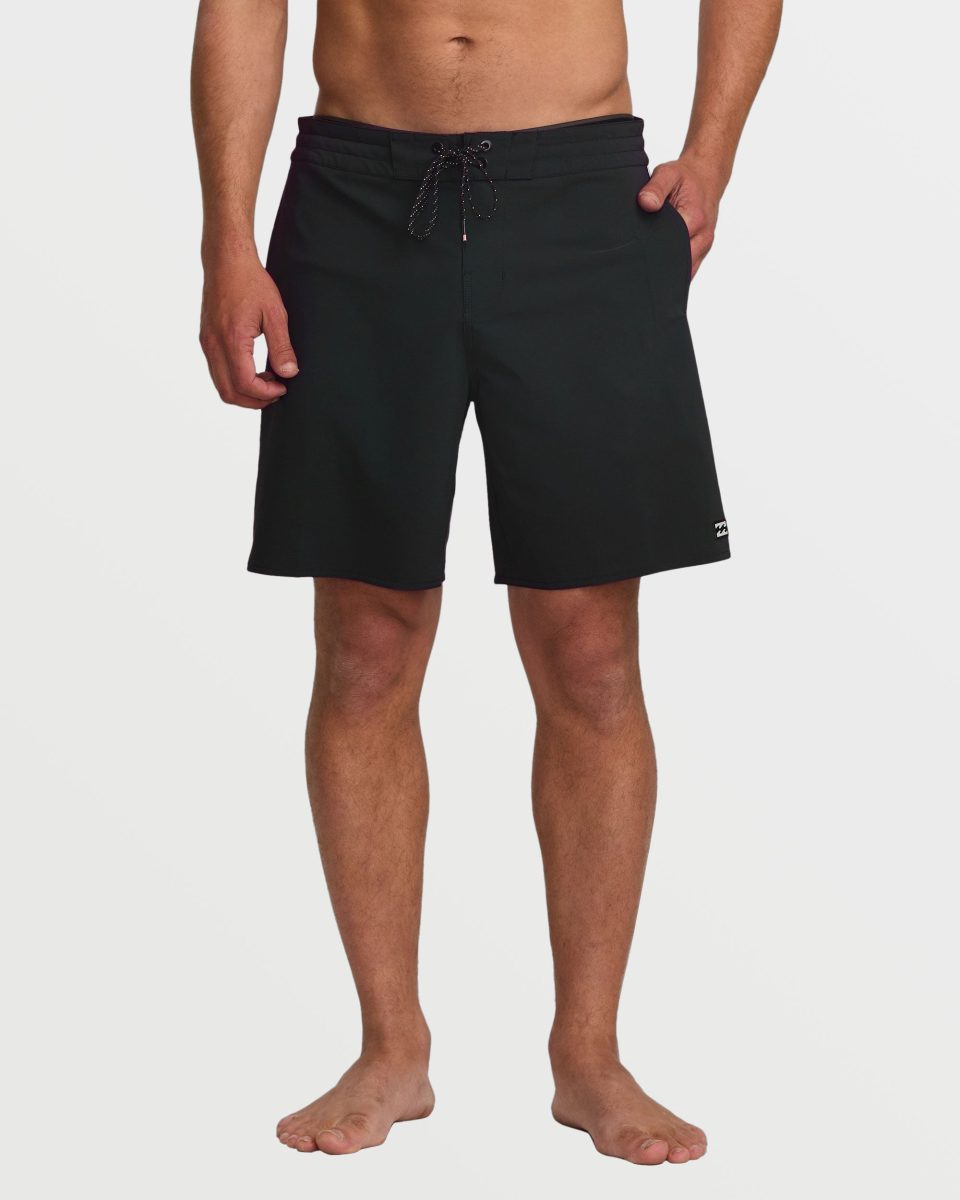 Wategos Lo Tide 19 Boardshorts - Black