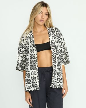 Beach Side Printed Short Sleeve Shirt – Black Sands