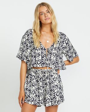 Sunflower Shorts – Black Sands