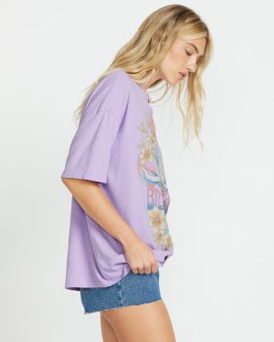 Goes Around Here Tee – Peaceful Lilac