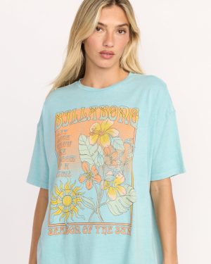Daylight Blooms Tee – Misty Blue